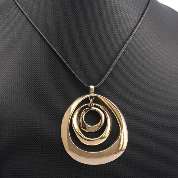 Elegant Long Wooden Pendant Boho Necklace for Women, Vintage Leather Chain, Casu - Picture 6 of 7